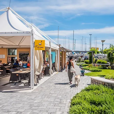 Floating * بونات