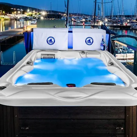 Floating Apartment *