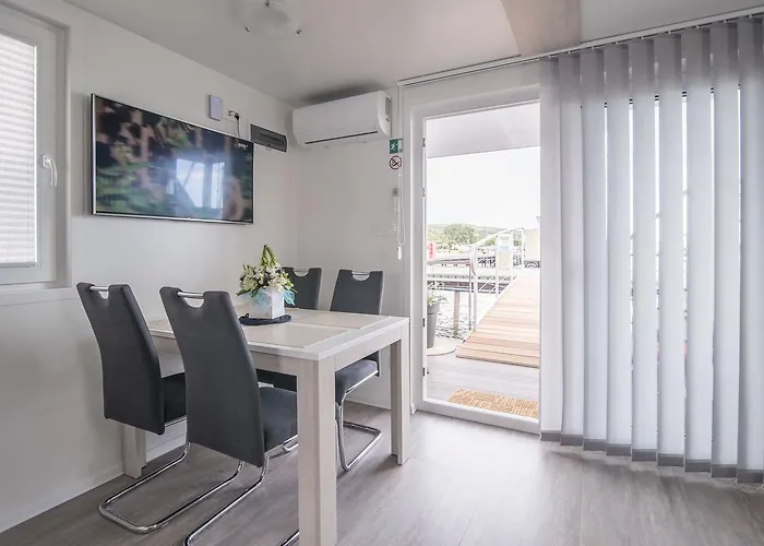 Apartman Floating