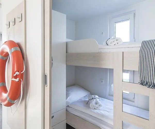 Floating Apartman